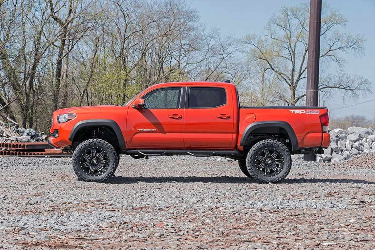 Rough Country 6 in Lift Kit With M1 Struts For 2016-2023 Toyota Tacoma 4WD - 75840