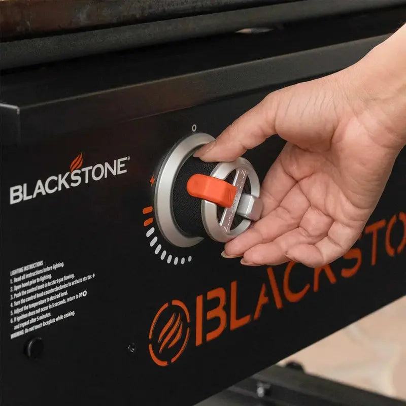 Blackstone 28-Inch 3-Burner Griddle With Hood - XL Flat Top Outdoor Grill Kit