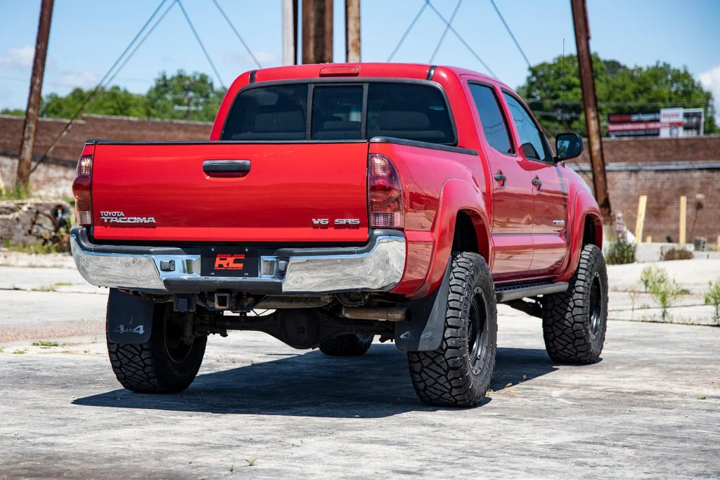 Rough Country 3.5in Bolt-On Lift Kit With M1 Struts For 2005-2023 Tacoma - 74240RED