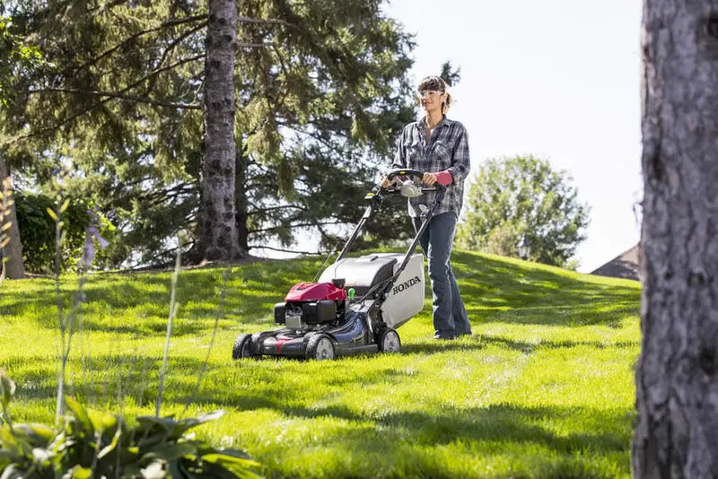 Honda HRX217VYA Self-Propelled Lawn Mower 21-Inch VersaMow 4-In-1 - HRX217K5VYA